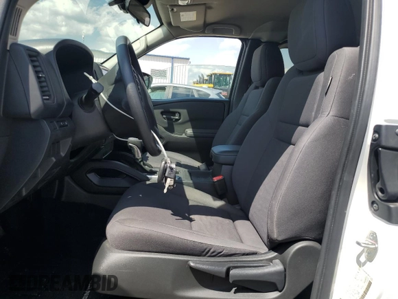 2023 Nissan Frontier S z VIN 1N6ED1CLXPN631662, wystawiony jako Copart lot #55935545 z przebiegiem 31 500 mil mil oraz Szkoda całkowita • Salvage title. Historia ofert i sprzedaży dostępna na DreamBid. Obrazek 7.