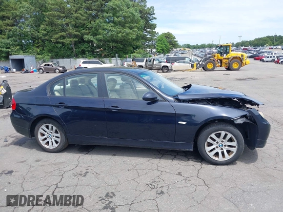 2007 BMW 3 Series 328xi z VIN WBAVC93577KX52072, wystawiony jako IAAI lot #42615912 z przebiegiem 138 000 mil mil oraz . Historia ofert i sprzedaży dostępna na DreamBid. Obrazek 14.