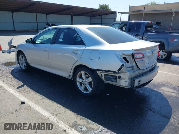 2013 Toyota Camry L with VIN 4T1BF1FK4DU247215, listed as a IAAI auction lot 42033164 with 185,908 mi miles. Bid and sale history available at carsss.com. Image 3.