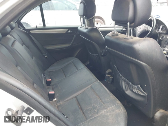 2006 Mercedes-Benz C 230 Sport z VIN WDBRF52H66E021404, wystawiony jako IAAI lot #42274619 z przebiegiem 195 062 mil mil oraz . Historia ofert i sprzedaży dostępna na DreamBid. Obrazek 8.