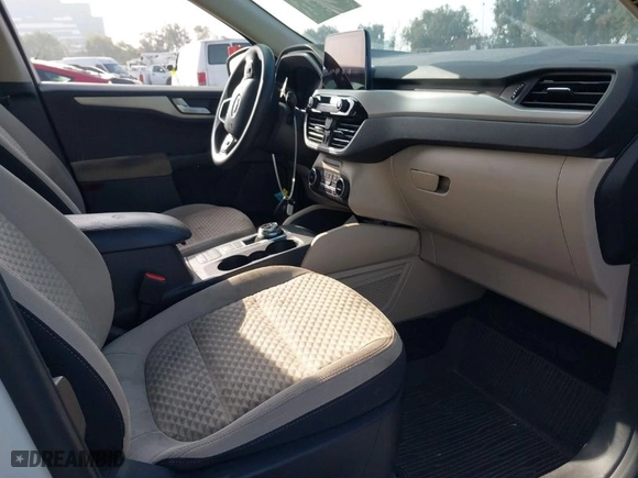 2020 Ford Escape SE with VIN 1FMCU9G62LUB72944, listed as a IAAI auction lot 41148835 with 90,705 mi miles. Bid and sale history available at carsss.com. Image 5.