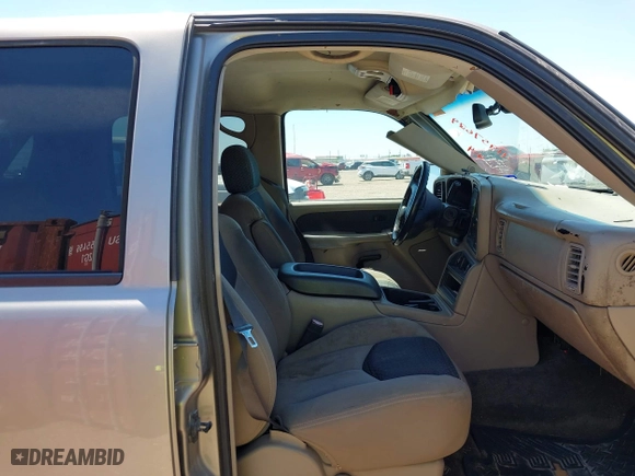 2003 Chevrolet Avalanche with VIN 3GNEC13TX3G288609, listed as a IAAI auction lot 41957629 with 272,667 mi miles. Bid and sale history available at carsss.com. Image 5.