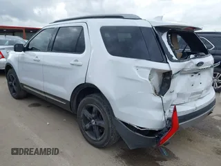 2017 Ford Explorer XLT z VIN 1FM5K8DH8HGC24324, wystawiony jako IAAI lot #42513961 z przebiegiem 119 697 mil mil oraz . Historia ofert i sprzedaży dostępna na DreamBid. Obrazek 3.
