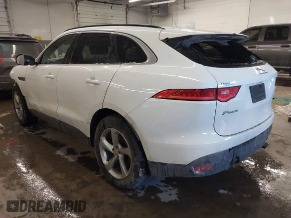 2019 Jaguar F-Pace 25t Premium z VIN SADCJ2FX5KA615736, wystawiony jako IAAI lot #41495039 z przebiegiem 83 778 mil mil oraz . Historia ofert i sprzedaży dostępna na DreamBid. Obrazek 3.