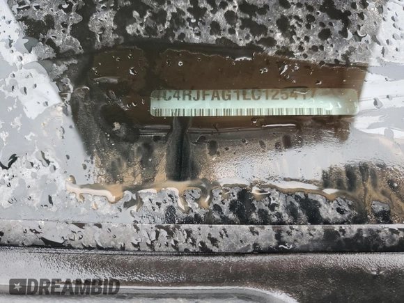 2020 Jeep Grand Cherokee Laredo with VIN 1C4RJFAG1LC125417, listed as a Copart auction lot 45422565 with 104,748 mi miles and Clean title. Bid and sale history available at DreamBid. Image 13.