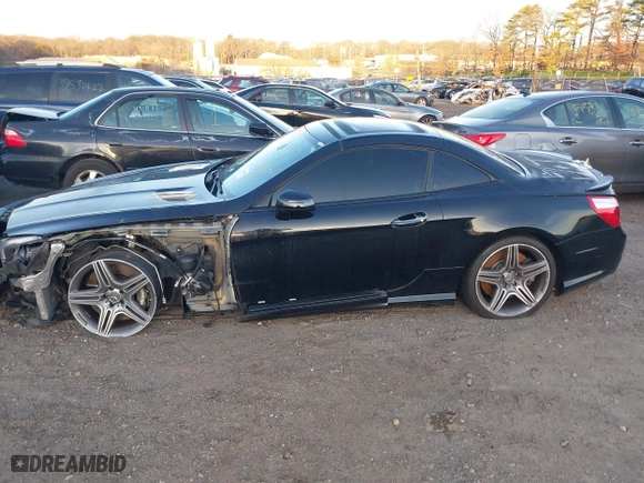 2013 Mercedes-Benz SL-Class SL 63 AMG with VIN WDDJK7EA8DF004394, listed as a IAAI auction lot 41766515 with 999,999 mi miles. Bid and sale history available at carsss.com. Image 13.