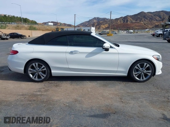 2018 Mercedes-Benz C 300 z VIN WDDWK4JB3JF643216, wystawiony jako IAAI lot #41140000 z przebiegiem 85 819 mil mil oraz . Historia ofert i sprzedaży dostępna na DreamBid. Obrazek 13.