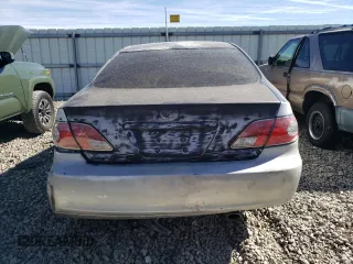 2002 Lexus ES 300 with VIN JTHBF30G620031180, listed as a Copart auction lot 81946404 with 198,345 mi miles and Salvage Title. Bid and sale history available at DreamBid. Image 6.