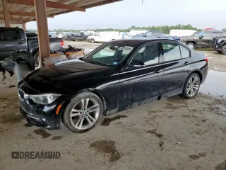 2016 BMW 3 Series 328i z VIN WBA8E9C59GK647587, wystawiony jako Copart lot #60815225 z przebiegiem 130 126 mil mil oraz Czysty tytuł • Clean title. Historia ofert i sprzedaży dostępna na DreamBid. Obrazek 1.