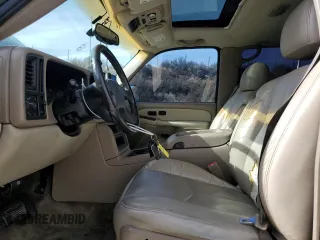 2003 Chevrolet Suburban LS with VIN 3GNEC16T03G150153, listed as a Copart auction lot 46333895 with 189,664 mi miles and Salvage Title. Bid and sale history available at carsss.com. Image 7.