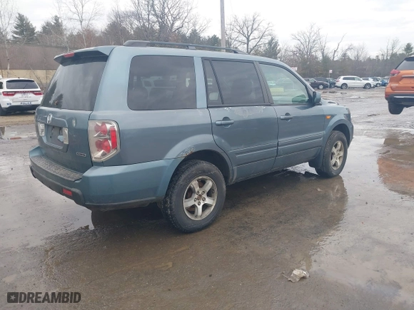 2008 Honda Pilot EX-L with VIN 5FNYF18788B005226, listed as a IAAI auction lot 41716321 with 285,622 mi miles. Bid and sale history available at carsss.com. Image 4.