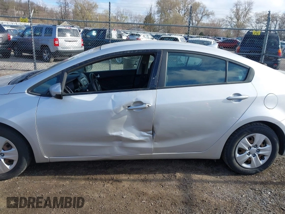 2018 Kia Forte LX with VIN 3KPFK4A77JE226083, listed as a IAAI auction lot 41917920 with 152,803 mi miles. Bid and sale history available at carsss.com. Image 14.