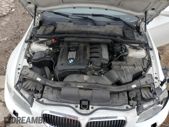 2012 BMW 3 Series 328i z VIN WBADW3C58CE823000, wystawiony jako Copart lot #44069145 z przebiegiem 173 705 mil mil oraz Czysty tytuł • Clean title. Historia ofert i sprzedaży dostępna na DreamBid. Obrazek 11.