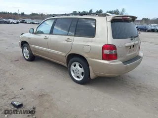 2005 Toyota Highlander with VIN JTEEP21A050086918, listed as a IAAI auction lot 41798191 with 125,232 mi miles. Bid and sale history available at carsss.com. Image 3.