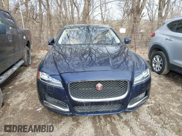 2018 Jaguar XF with VIN SAJBE4EV5JCY56577, listed as a IAAI auction lot 41520046 with 90,307 mi miles and . Bid and sale history available at DreamBid. Image 12.
