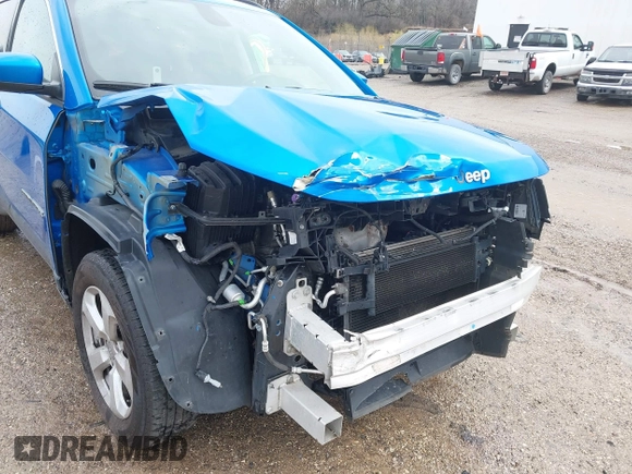 2018 Jeep Compass Latitude z VIN 3C4NJDBBXJT104122, wystawiony jako IAAI lot #41946947 z przebiegiem 124 433 mil mil oraz . Historia ofert i sprzedaży dostępna na DreamBid. Obrazek 6.