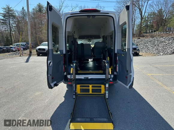 2018 Ford Transit z VIN 1FDAX2XV9JKA27938, wystawiony jako Copart lot #53981395 z przebiegiem 141 024 mil mil oraz Czysty tytuł • Clean title. Historia ofert i sprzedaży dostępna na DreamBid. Obrazek 9.