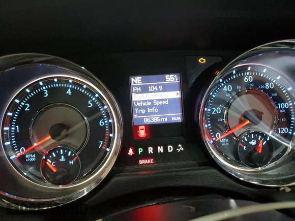 2015 Chrysler Town & Country Touring L z VIN 2C4RC1CG8FR601491, wystawiony jako Copart lot #57968225 z przebiegiem 86 385 mil mil oraz Szkoda całkowita • Salvage title. Historia ofert i sprzedaży dostępna na DreamBid. Obrazek 9.