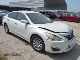 2015 Nissan Altima 2.5 z VIN 1N4AL3AP2FC492147, wystawiony jako IAAI lot #42129354 z przebiegiem 130 810 mil mil oraz . Historia ofert i sprzedaży dostępna na DreamBid. Obrazek 1.