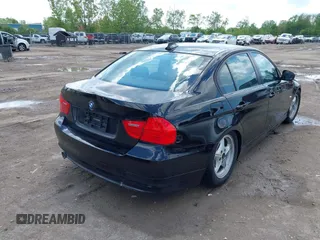 2009 BMW 3 Series 328i xDrive z VIN WBAPK73549A449839, wystawiony jako IAAI lot #42265190 z przebiegiem 114 179 mil mil oraz . Historia ofert i sprzedaży dostępna na DreamBid. Obrazek 4.