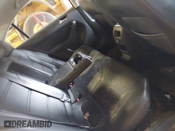 2014 Volkswagen Jetta SE z VIN 3VWD17AJ5EM249216, wystawiony jako IAAI lot #42096885 z przebiegiem 188 166 mil mil oraz . Historia ofert i sprzedaży dostępna na DreamBid. Obrazek 8.