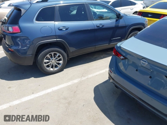2020 Jeep Cherokee Latitude Plus z VIN 1C4PJMLB2LD616974, wystawiony jako IAAI lot #42164598 z przebiegiem 52 361 mil mil oraz . Historia ofert i sprzedaży dostępna na DreamBid. Obrazek 13.