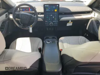2021 Ford Mustang Mach-E Premium z VIN 3FMTK3R71MMA04498, wystawiony jako Copart lot #51796155 z przebiegiem 7 800 mil mil oraz Szkoda całkowita • Salvage title. Historia ofert i sprzedaży dostępna na DreamBid. Obrazek 8.