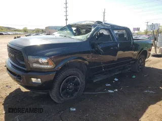 2018 Ram 2500 Laramie z VIN 3C6UR5FL6JG101571, wystawiony jako Copart lot #55429045 z przebiegiem 174 675 mil mil oraz Szkoda całkowita • Salvage title. Historia ofert i sprzedaży dostępna na DreamBid. Obrazek 1.