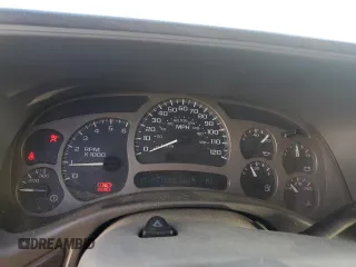 2005 GMC Sierra Denali z VIN 2GTEK63N551369622, wystawiony jako Copart lot #51992945 z przebiegiem 165 971 mil mil oraz Szkody całkowita. Historia ofert i sprzedaży dostępna na DreamBid. Obrazek 9.