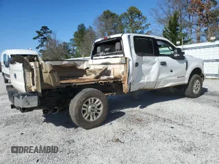 2019 Ford Super Duty F-250 SRW XL with VIN 1FT7W2BT5KEF53359, listed as a Copart auction lot 45205305 with 201,461 mi miles and Salvage Title. Bid and sale history available at carsss.com. Image 3.