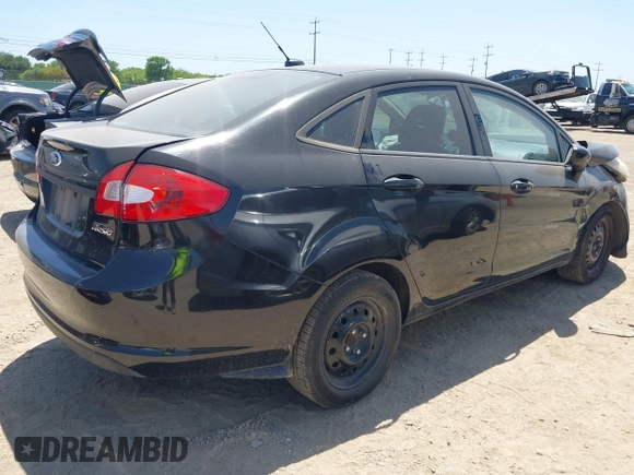 2013 Ford Fiesta S z VIN 3FADP4AJ1DM193926, wystawiony jako IAAI lot #41998229 z przebiegiem 156 034 mil mil oraz . Historia ofert i sprzedaży dostępna na DreamBid. Obrazek 4.
