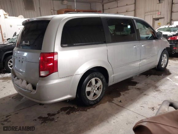 2011 Dodge Grand Caravan Mainstreet with VIN 2D4RN3DG2BR787238, listed as a IAAI auction lot 41587629 with 229,189 mi miles. Bid and sale history available at carsss.com. Image 4.
