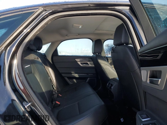 2017 Jaguar XF 35t Premium with VIN SAJBJ4BV2HCY29587, listed as a Copart auction lot 43982365 with 177,086 mi miles and Clean Title. Bid and sale history available at carsss.com. Image 10.