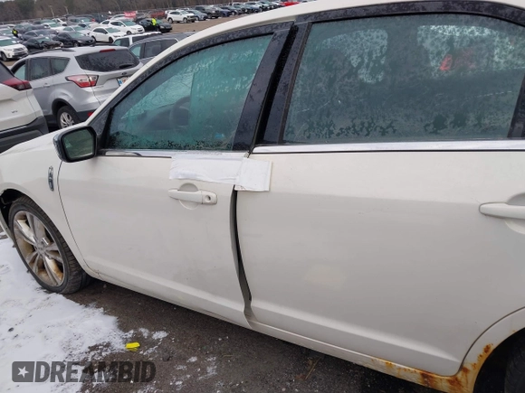 2012 Lincoln MKZ with VIN 3LNHL2GC2CR811515, listed as a IAAI auction lot 41335104 with 354,263 mi miles. Bid and sale history available at carsss.com. Image 13.