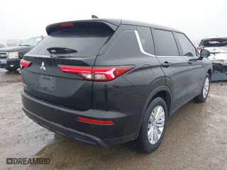 2024 Mitsubishi Outlander ES with VIN JA4J3UA88RZ074065, listed as a IAAI auction lot 41451179 with 3,338 mi miles. Bid and sale history available at carsss.com. Image 4.