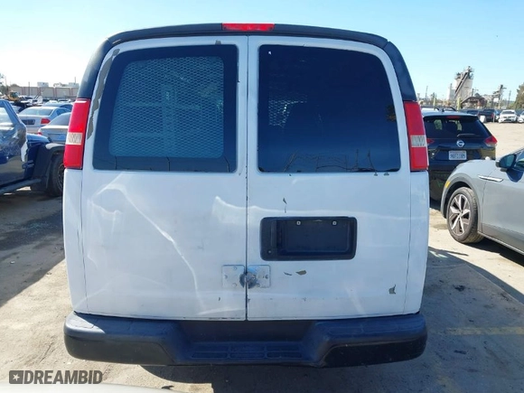 2008 Chevrolet Express Cargo Van with VIN 1GCFG15X281178354, listed as a IAAI auction lot 41827697 with 156,535 mi miles. Bid and sale history available at carsss.com. Image 15.