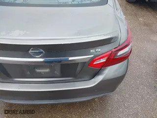 2018 Nissan Altima 2.5 SL with VIN 1N4AL3AP7JC184397, listed as a IAAI auction lot 41333050 with 110,206 mi miles. Bid and sale history available at carsss.com. Image 17.