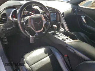 2014 Chevrolet Corvette Z51 3LT z VIN 1G1YM3D72E5125066, wystawiony jako Copart lot #47862275 z przebiegiem 19 615 mil mil oraz Szkoda całkowita • Salvage title. Historia ofert i sprzedaży dostępna na DreamBid. Obrazek 8.