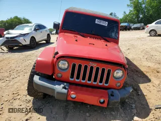2018 Jeep Wrangler Unlimited Sahara z VIN 1C4BJWEGXJL913539, wystawiony jako Copart lot #54881915 z przebiegiem 108 119 mil mil oraz Szkoda całkowita • Salvage title. Historia ofert i sprzedaży dostępna na DreamBid. Obrazek 5.
