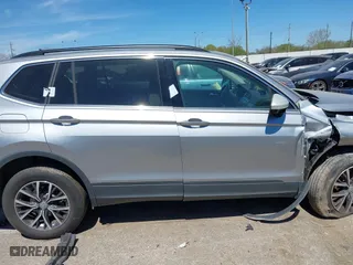 2019 Volkswagen Tiguan SE with VIN 3VV3B7AX5KM195140, listed as a IAAI auction lot 41803748 with 116,898 mi miles. Bid and sale history available at carsss.com. Image 13.