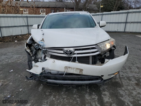 2011 Toyota Highlander with VIN 5TDZA3EH2BS012171, listed as a Copart auction lot 36656033 with 109,361 mi miles and Salvage Title. Bid and sale history available at carsss.com. Image 5.