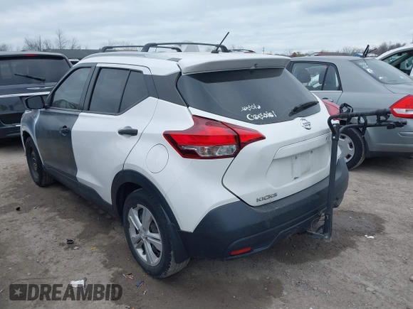 2019 Nissan Kicks SV with VIN 3N1CP5CU5KL471493, listed as a IAAI auction lot 40940794 with 111,733 mi miles. Bid and sale history available at carsss.com. Image 3.
