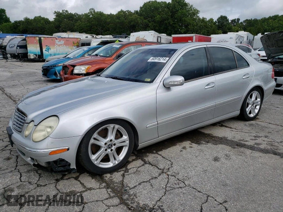 2005 Mercedes-Benz E 500 z VIN WDBUF83J85X177556, wystawiony jako Copart lot #60916214 z przebiegiem 185 915 mil mil oraz Szkoda całkowita • Salvage title. Historia ofert i sprzedaży dostępna na DreamBid. Obrazek 1.