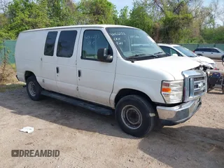 2009 Ford Econoline Cargo with VIN 1FTNE24W89DA31505, listed as a IAAI auction lot 42066233 with 267,327 mi miles. Bid and sale history available at carsss.com. Image 1.