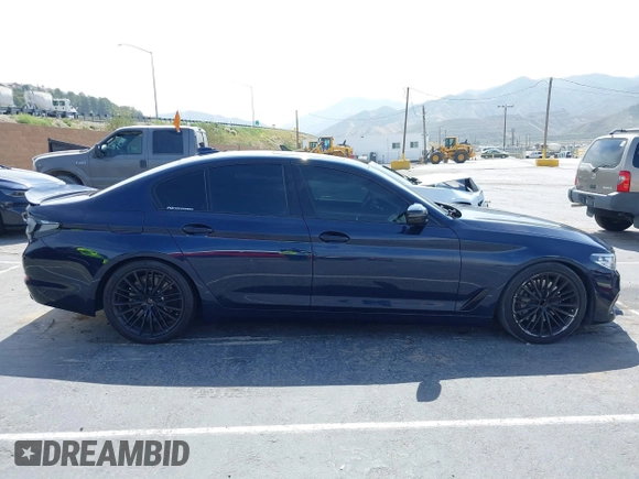 2018 BMW 5 Series 540i с VIN WBAJE5C55JG918407, выставлен на аукционе IAAI как лот 42326980 с пробегом 89 318 миль миль и . История ставок и продаж доступна на DreamBid. Изображение 13.
