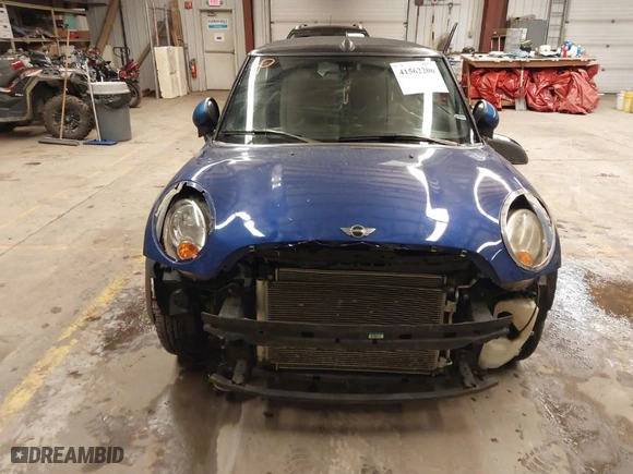 2015 MINI Cooper Convertible with VIN WMWZN3C58FT861657, listed as a IAAI auction lot 41562206 with 135,524 mi miles. Bid and sale history available at carsss.com. Image 6.
