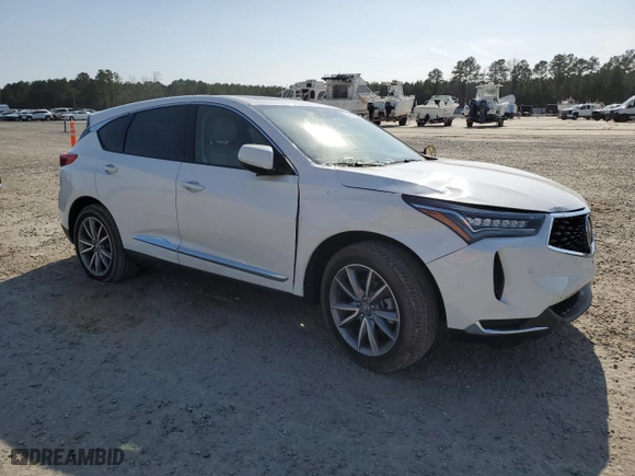 2024 Acura RDX w/Technology Package with VIN 5J8TC2H53RL015007, listed as a Copart auction lot 42805155 with 9,637 mi miles and Salvage Title. Bid and sale history available at carsss.com. Image 4.