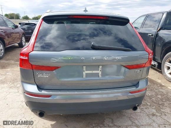 2018 Volvo XC60 Momentum with VIN YV4102RK7J1065151, listed as a IAAI auction lot 40770060 with 63,505 mi miles. Bid and sale history available at carsss.com. Image 16.