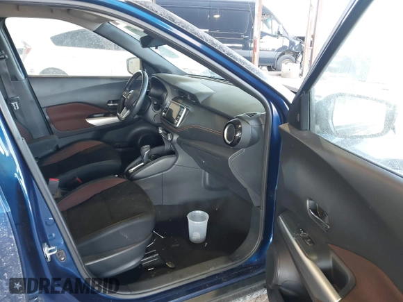 2019 Nissan Kicks SV z VIN 3N1CP5CU9KL518895, wystawiony jako IAAI lot #41341193 z przebiegiem 42 971 mil mil oraz . Historia ofert i sprzedaży dostępna na DreamBid. Obrazek 5.