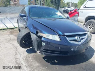 2005 Acura TL with VIN 19UUA66285A082010, listed as a IAAI auction lot 41860738 with 164,023 mi miles. Bid and sale history available at carsss.com. Image 1.
